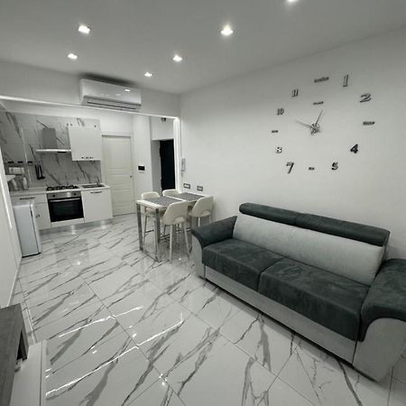 Appartamento Mavy House Napoli Esterno foto