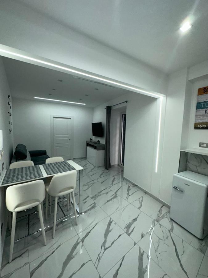 Appartamento Mavy House Napoli Esterno foto