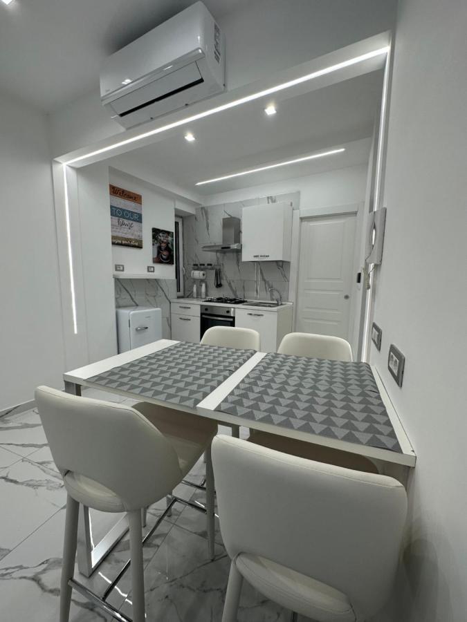 Appartamento Mavy House Napoli Esterno foto